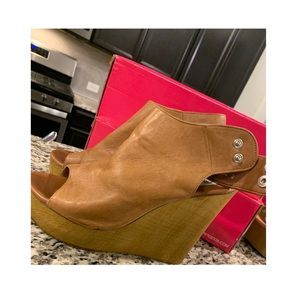 Steve Madden Cognac Wedges